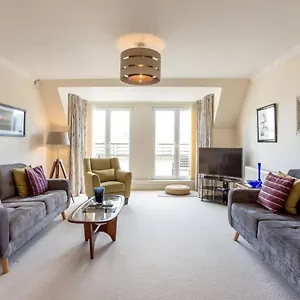 Joivy Inviting Near Leith Walk Edinburgh
